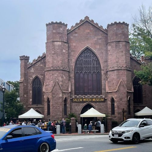 Sold out of tickets for the day 😩 (at Salem Witch Museum)
https://www.instagram.com/p/Ci8PwKpPBlT/?igshid=NGJjMDIxMWI=
